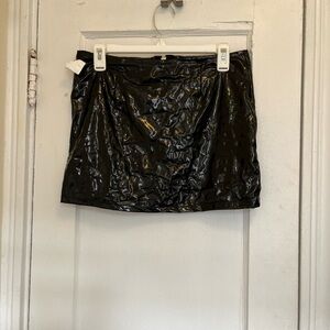 Latex zip-up mini skirt